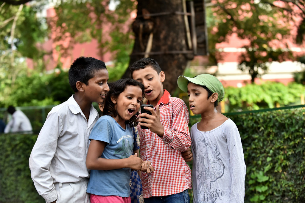 UNICEF report finds a major disparity in internet access between girls and boys in Sri Lanka