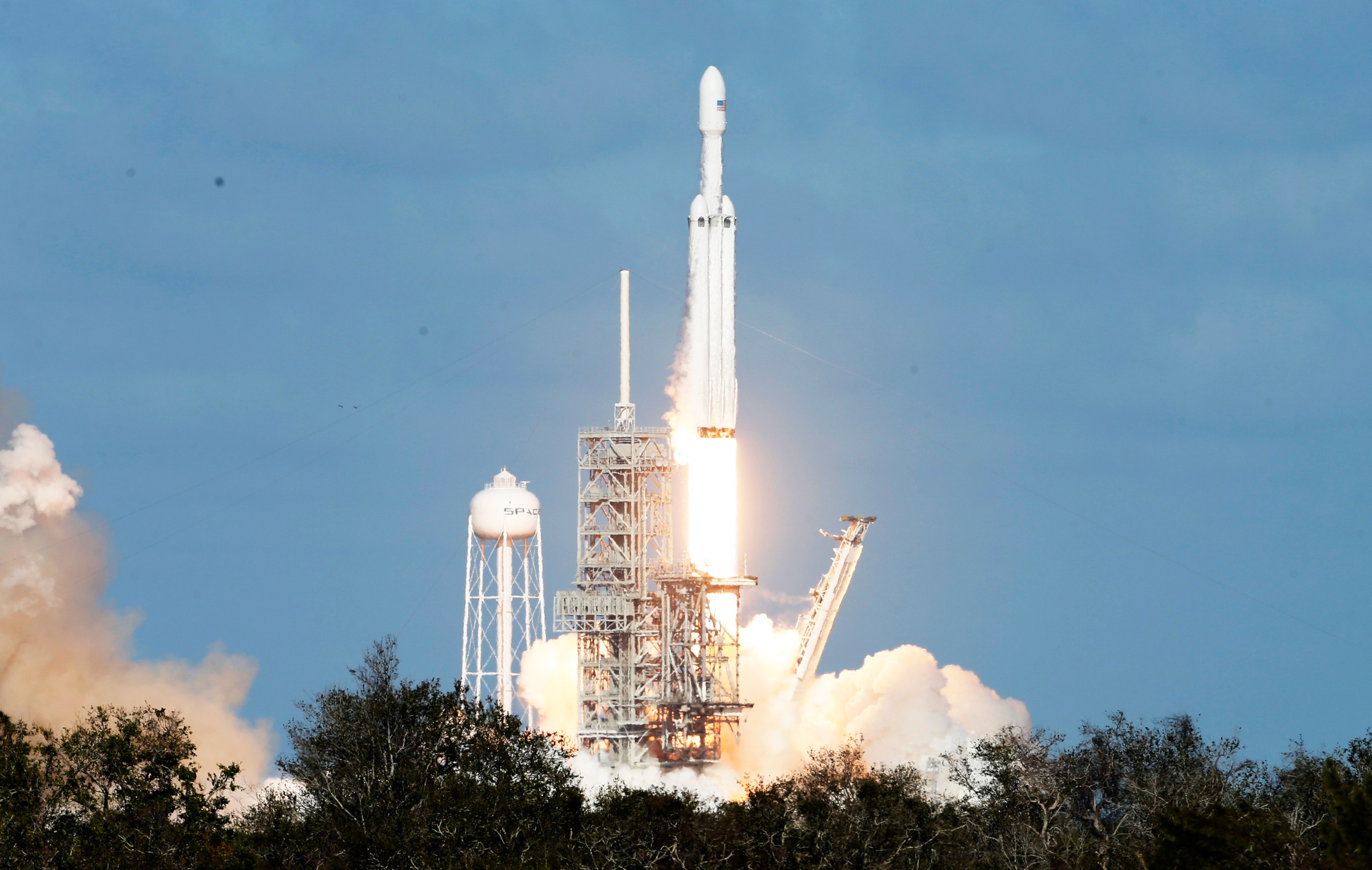 Elon Musk’s Falcon Heavy rocket launches successfully