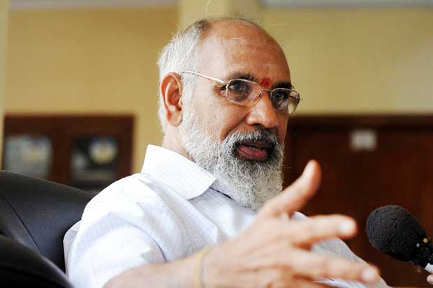 Vigneshwaran meets with Rajinikanth; requests for dual citizenship