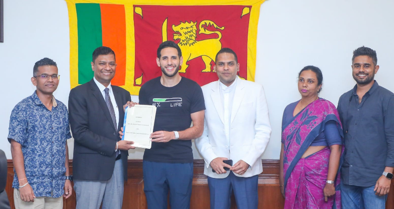 Internet star ‘Nas Daily’ inks agreement with Sri Lanka Tourism