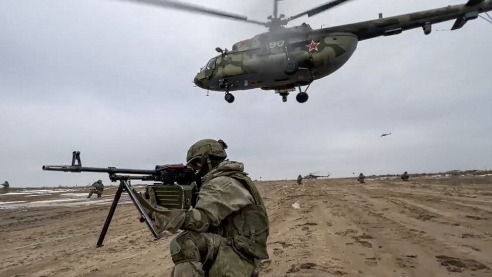 Ukraine crisis: Russia keeps troops in Belarus amid Ukraine fears