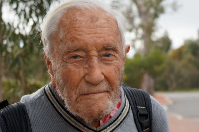 David Goodall: Scientist, 104, ends his life in Switzerland