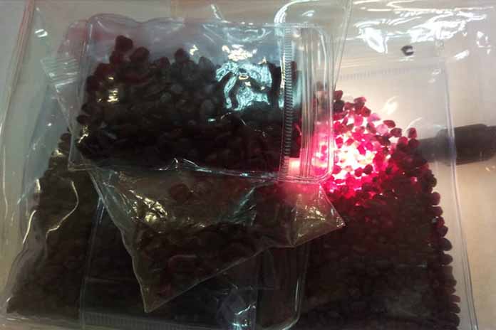 Three held for attempt to smuggle gemstones into Sri Lanka