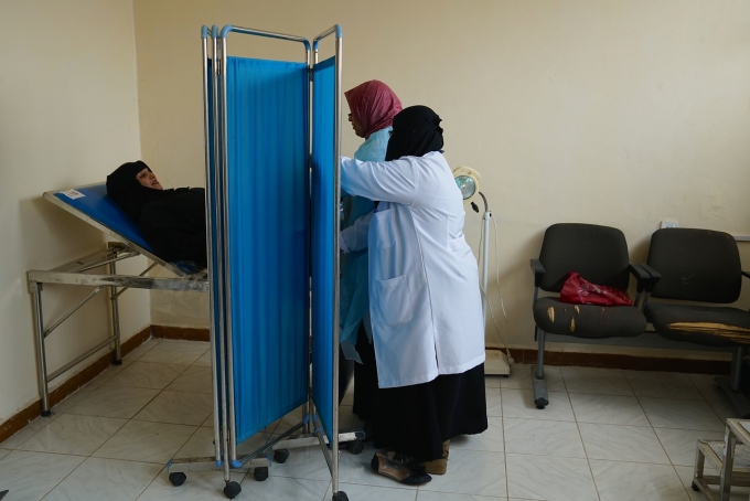 Solar energy helps Yemeni hospitals save lives