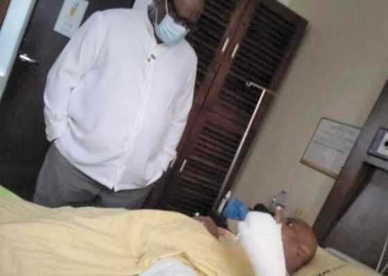 Public Security Minister visits Maharagama OIC who was injured during IUSF protest