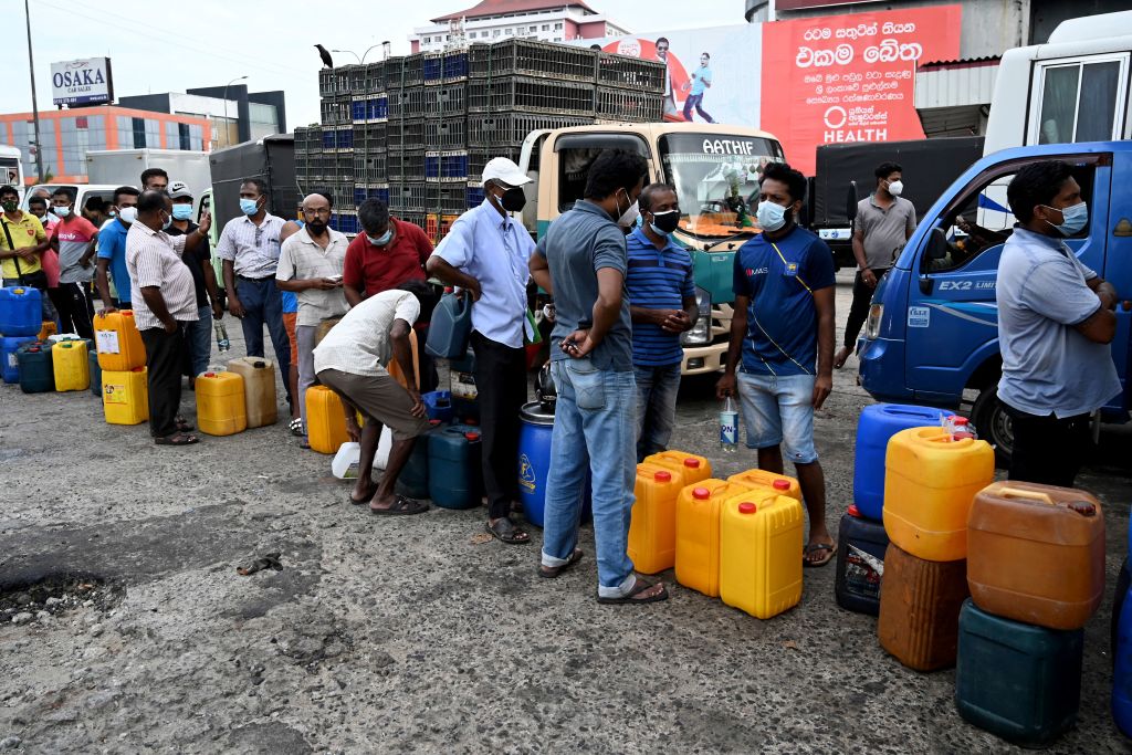 MP Nimal Piyatissa – Sell fuel for USD at selected sheds